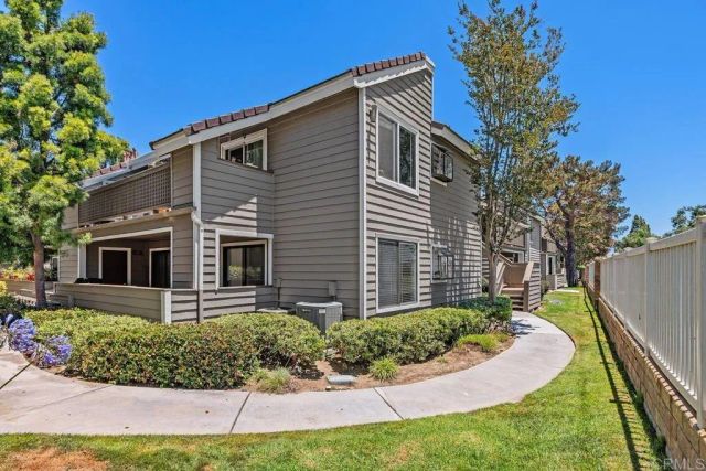 1087 Shadowridge Drive 104, Vista, CA 92081