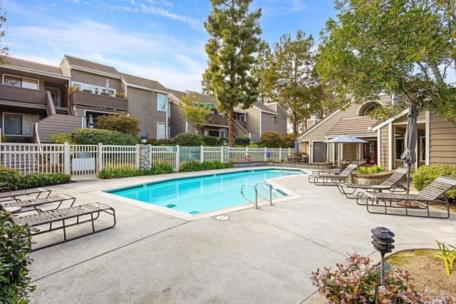 1087 Shadowridge Drive 104, Vista, CA 92081