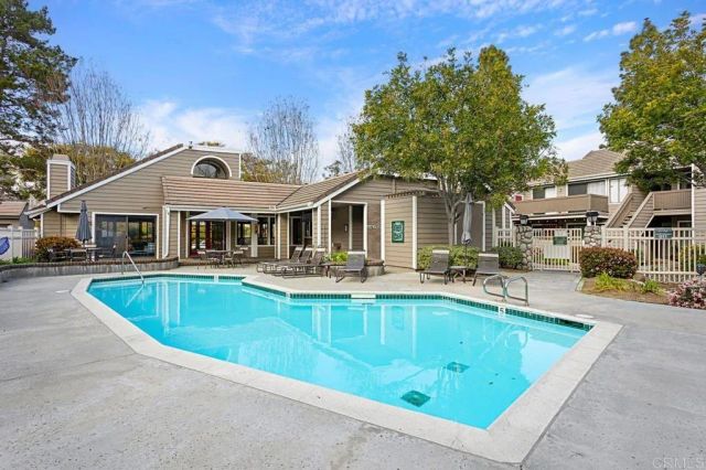1087 Shadowridge Drive 104, Vista, CA 92081