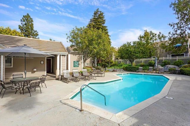 1087 Shadowridge Drive 104, Vista, CA 92081