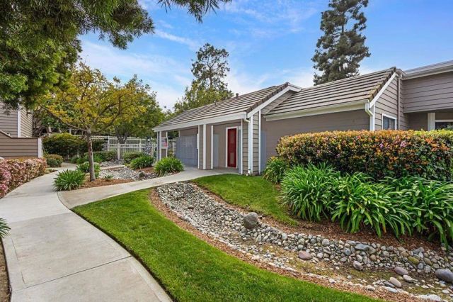 1087 Shadowridge Drive 104, Vista, CA 92081