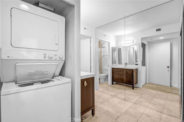 600 W 9th 1103, Los Angeles, CA 90015