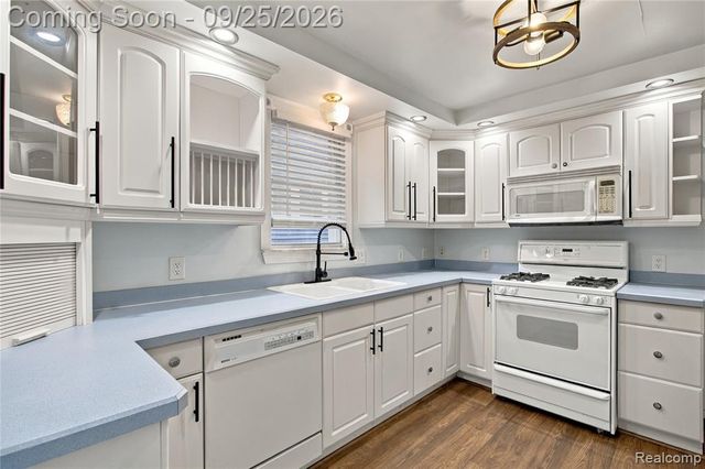 2696 Wakefield Road, Berkley, MI 48072
