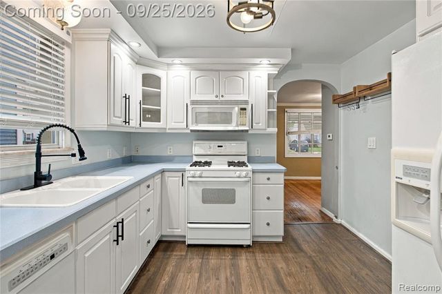 2696 Wakefield Road, Berkley, MI 48072