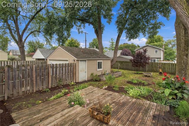 2696 Wakefield Road, Berkley, MI 48072