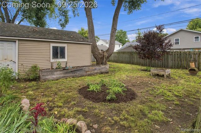 2696 Wakefield Road, Berkley, MI 48072