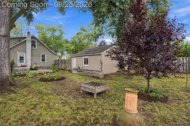 2696 Wakefield Road, Berkley, MI 48072