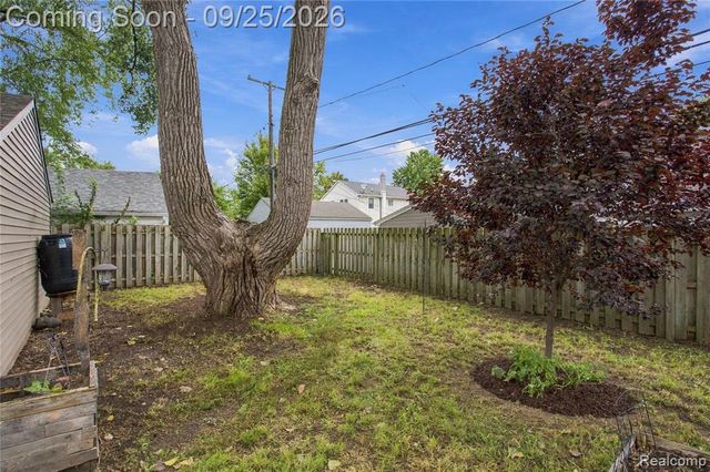 2696 Wakefield Road, Berkley, MI 48072
