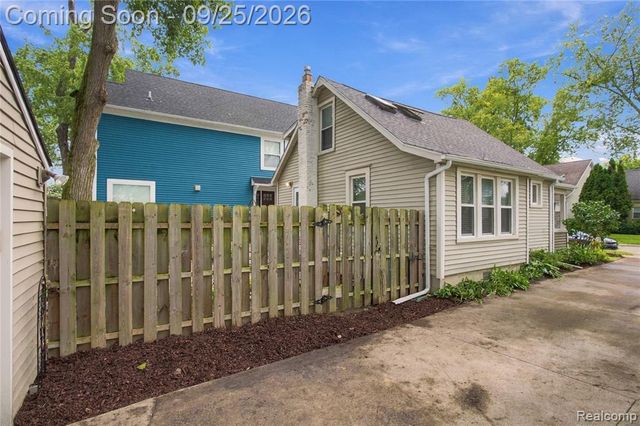 2696 Wakefield Road, Berkley, MI 48072