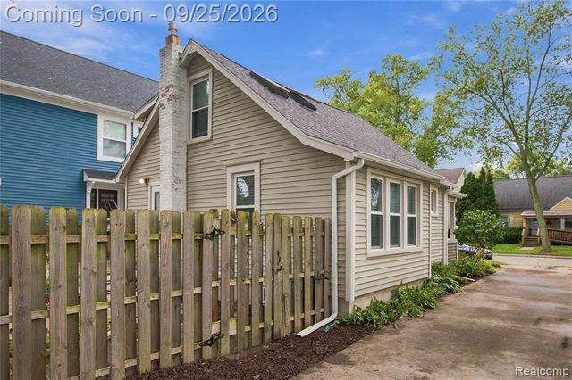 2696 Wakefield Road, Berkley, MI 48072