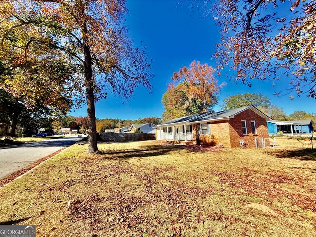 6205 Fieldcrest Drive, Morrow, GA 30260