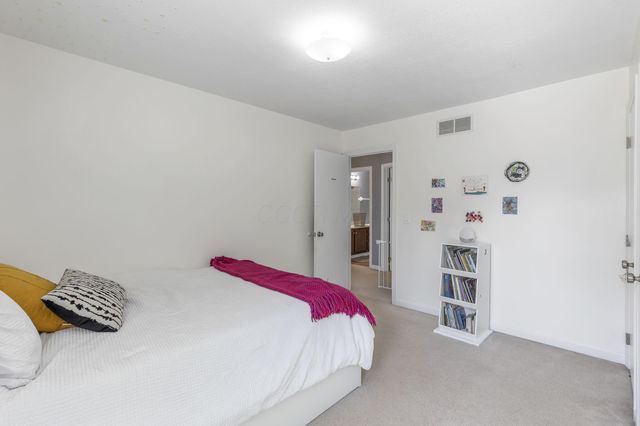 8792 Sunart Court S, Dublin, OH 43017