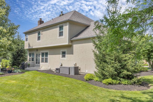 8792 Sunart Court S, Dublin, OH 43017