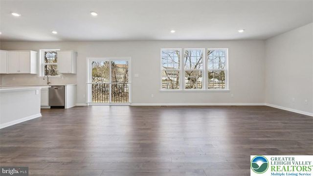 124 Winding Road, Forks Twp, PA 18040
