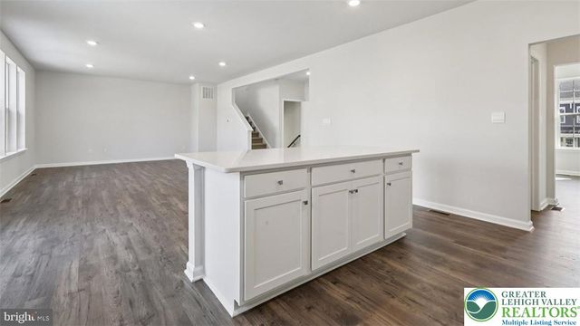 124 Winding Road, Forks Twp, PA 18040