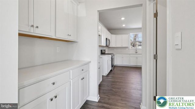124 Winding Road, Forks Twp, PA 18040