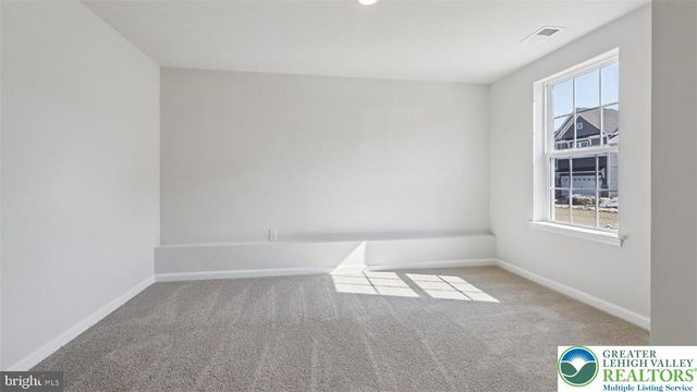 124 Winding Road, Forks Twp, PA 18040