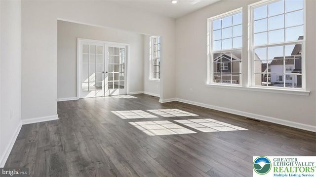 124 Winding Road, Forks Twp, PA 18040