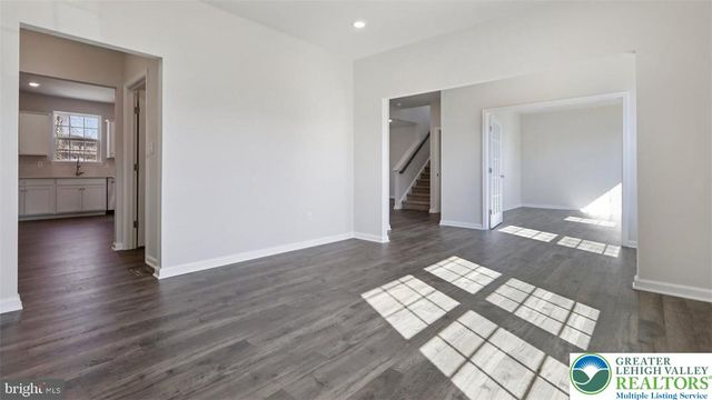 124 Winding Road, Forks Twp, PA 18040