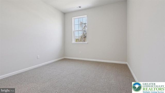 124 Winding Road, Forks Twp, PA 18040