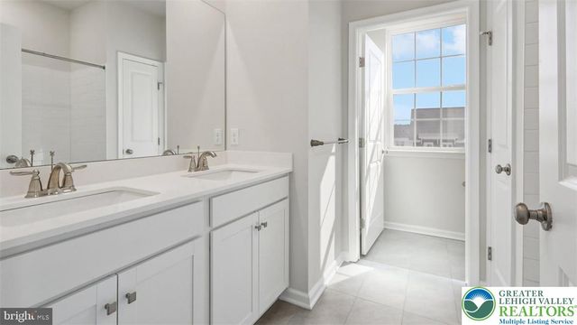 124 Winding Road, Forks Twp, PA 18040