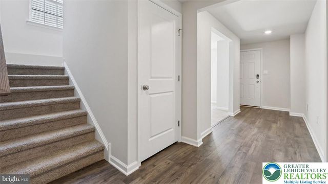124 Winding Road, Forks Twp, PA 18040