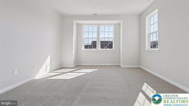 124 Winding Road, Forks Twp, PA 18040