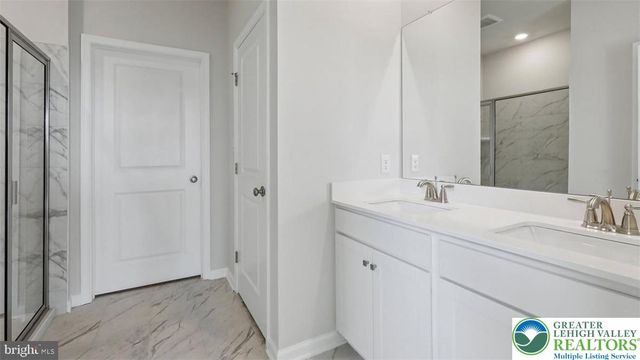124 Winding Road, Forks Twp, PA 18040