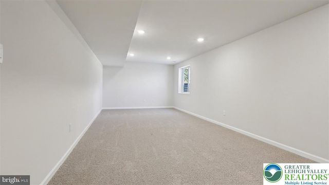 124 Winding Road, Forks Twp, PA 18040