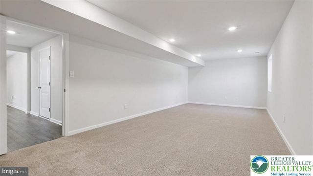 124 Winding Road, Forks Twp, PA 18040