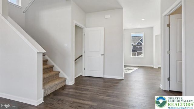 124 Winding Road, Forks Twp, PA 18040