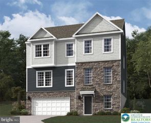 124 Winding Road, Forks Twp, PA 18040