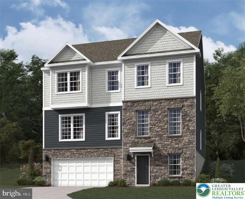 124 Winding Road, Forks Twp, PA 18040