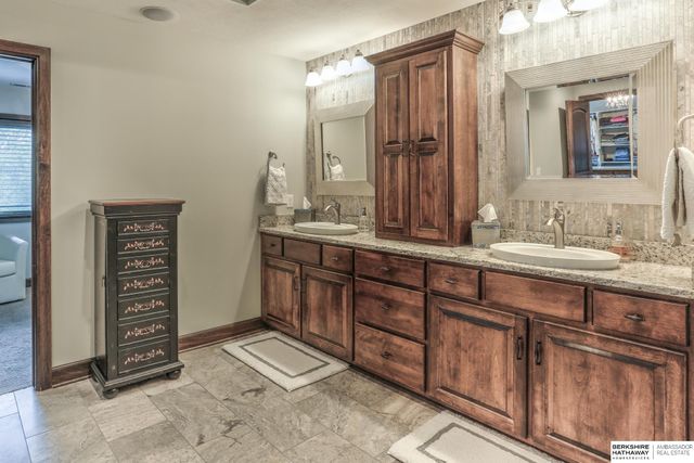 18620 Vinton Street, Omaha, NE 68130