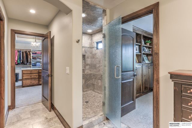 18620 Vinton Street, Omaha, NE 68130