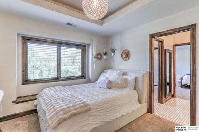 18620 Vinton Street, Omaha, NE 68130