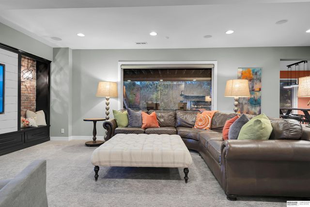 18620 Vinton Street, Omaha, NE 68130