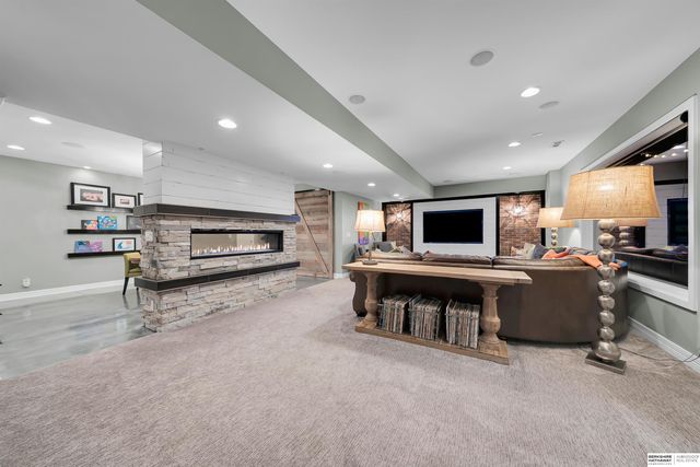 18620 Vinton Street, Omaha, NE 68130