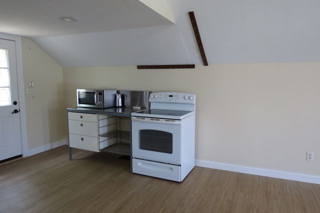 13 Spring St A, Salisbury, MA 01952