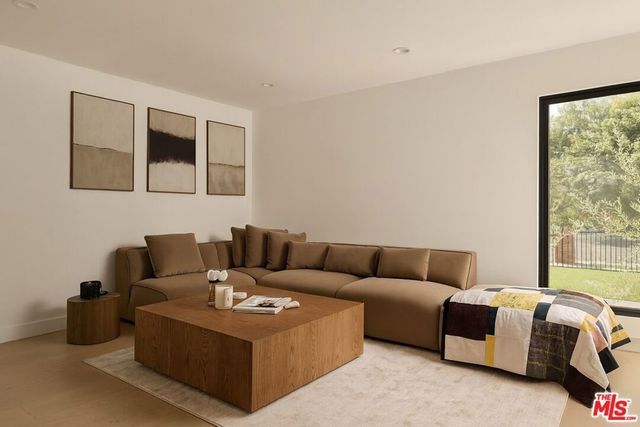 5630 Blanco Avenue, Woodland Hills, CA 91367