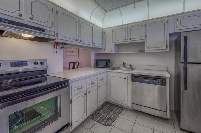 2682 Garden Drive S 301, Lake Worth, FL 33461