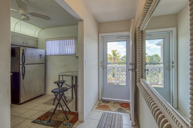 2682 Garden Drive S 301, Lake Worth, FL 33461