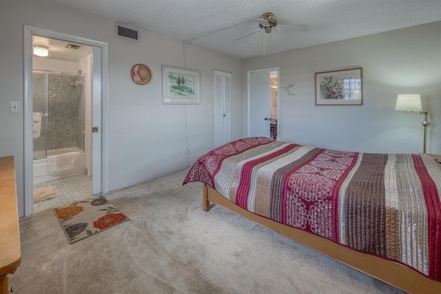 2682 Garden Drive S 301, Lake Worth, FL 33461