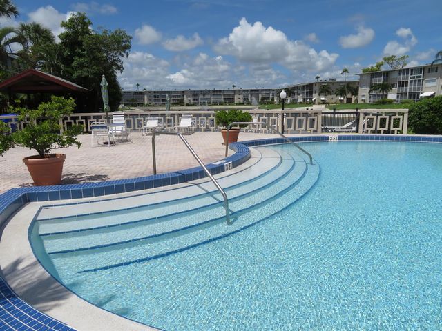 2682 Garden Drive S 301, Lake Worth, FL 33461