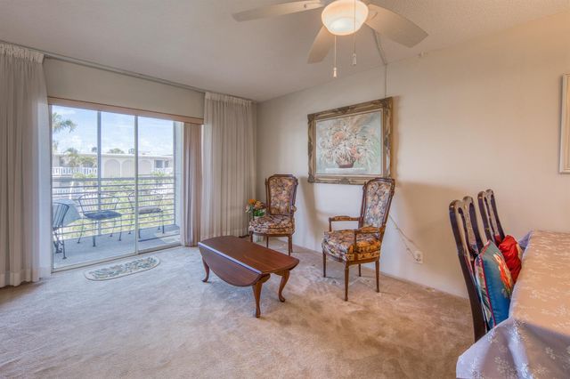 2682 Garden Drive S 301, Lake Worth, FL 33461