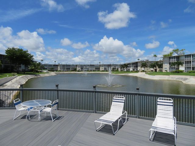2682 Garden Drive S 301, Lake Worth, FL 33461