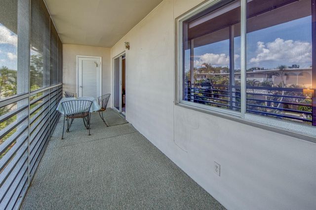 2682 Garden Drive S 301, Lake Worth, FL 33461
