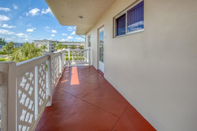 2682 Garden Drive S 301, Lake Worth, FL 33461