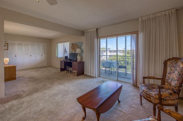 2682 Garden Drive S 301, Lake Worth, FL 33461