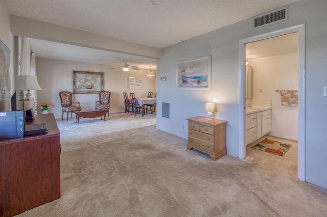 2682 Garden Drive S 301, Lake Worth, FL 33461
